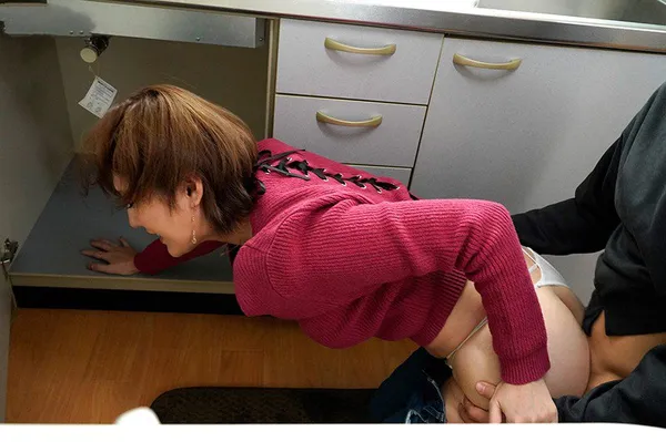 diễn viên sex nổi tiếng Cậu nhóc làm liều phang chị cạnh nhà mông to từ phía sau